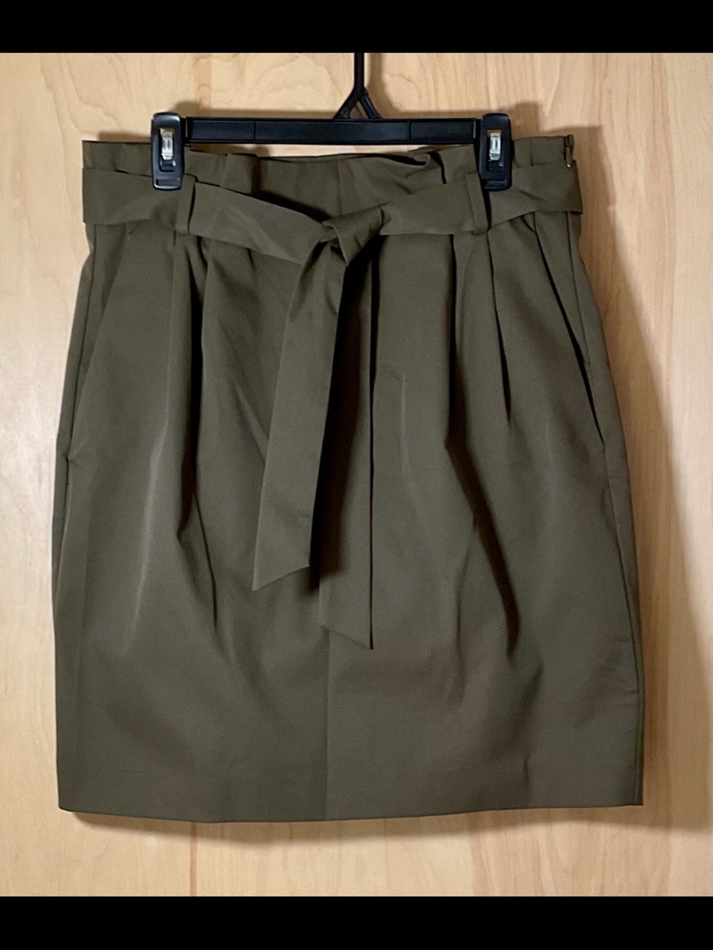 H&M High-Waisted Paperbag Skirt - NWT